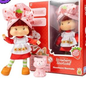 The Loyal Subjects
Strawberry Shortcake 5.5-inch Poseable Fashion Doll